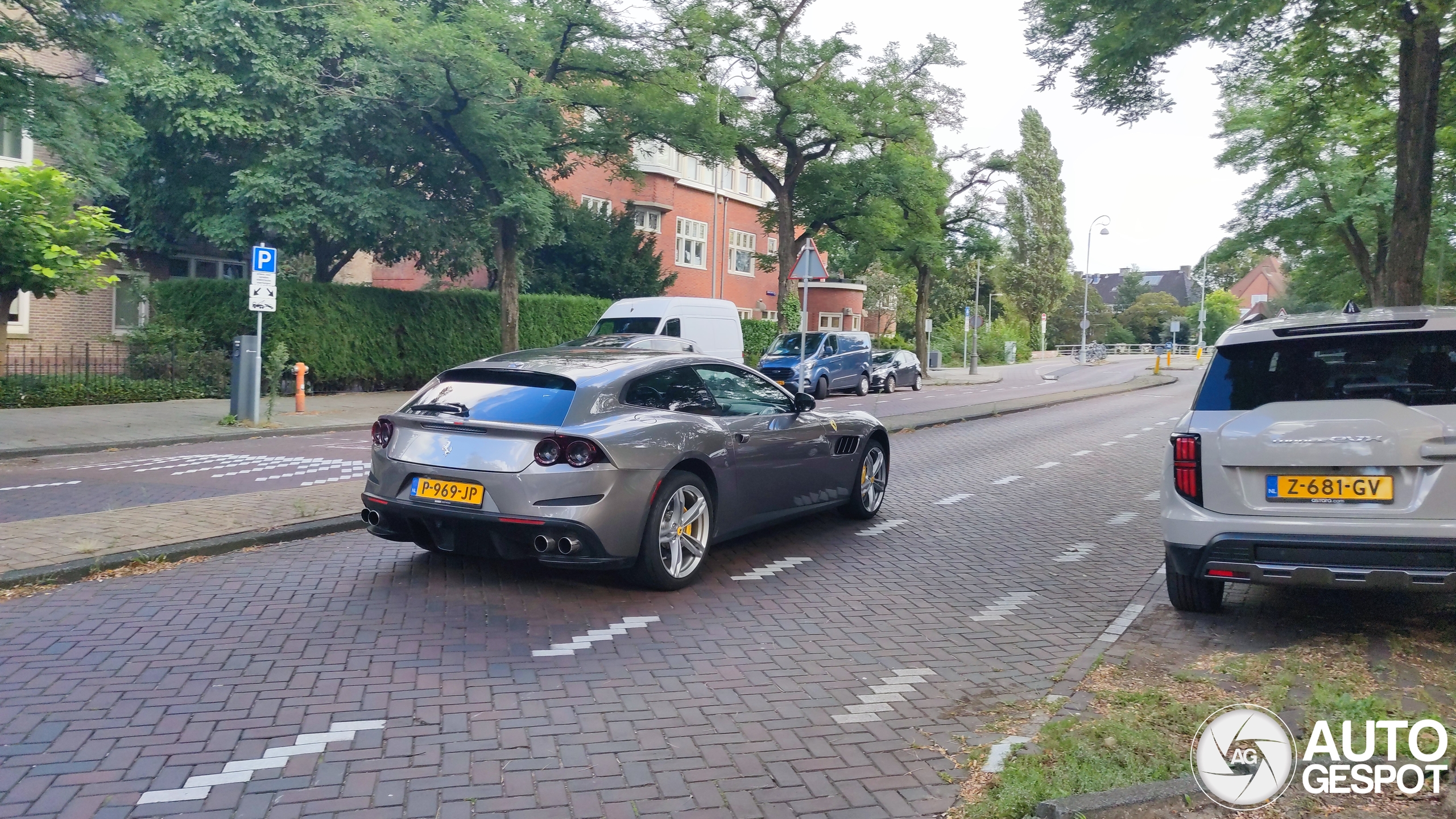 Ferrari GTC4Lusso T