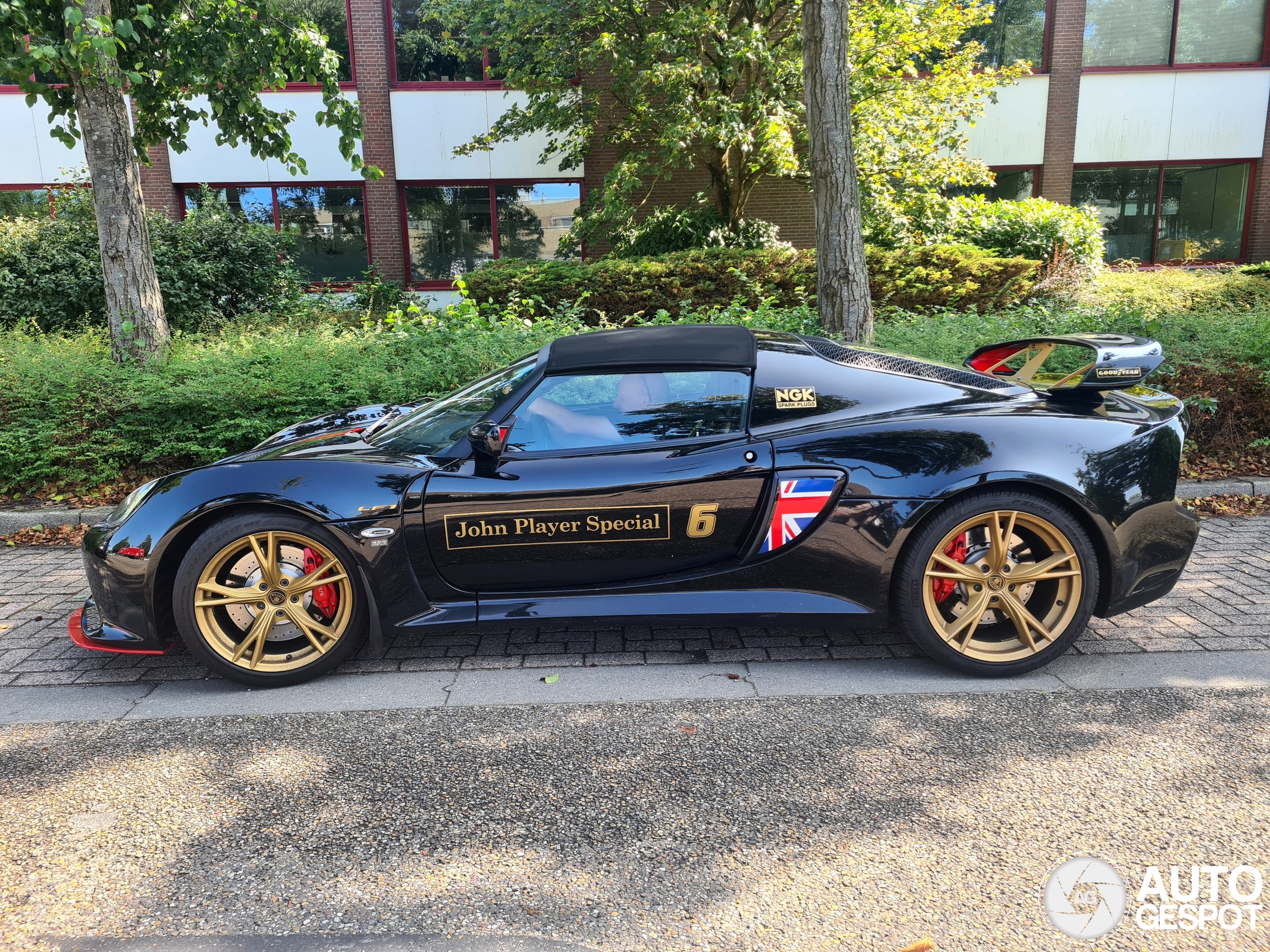 Lotus Exige S LF1