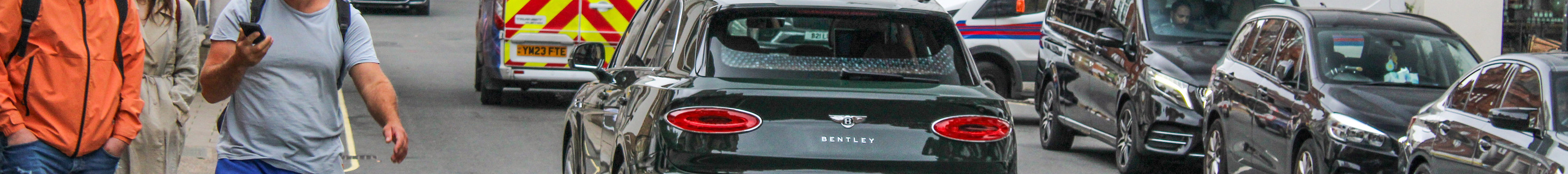 Bentley Bentayga Hybrid 2021