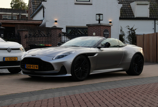 Aston Martin DB12 Volante