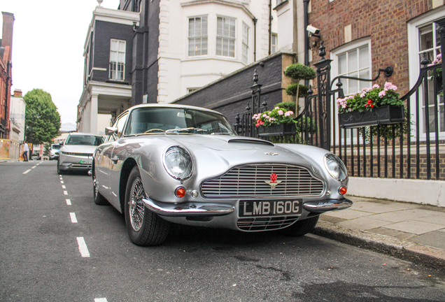 Aston Martin DB6 Superleggera