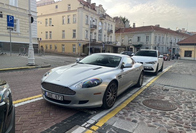 Aston Martin DB9