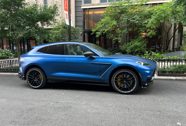 Aston Martin DBX707