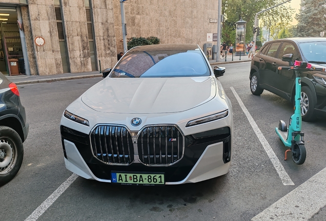 BMW M760e xDrive