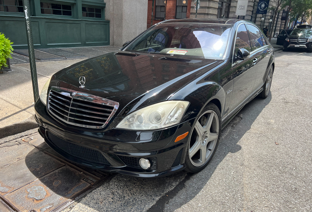 Mercedes-Benz S 63 AMG W221