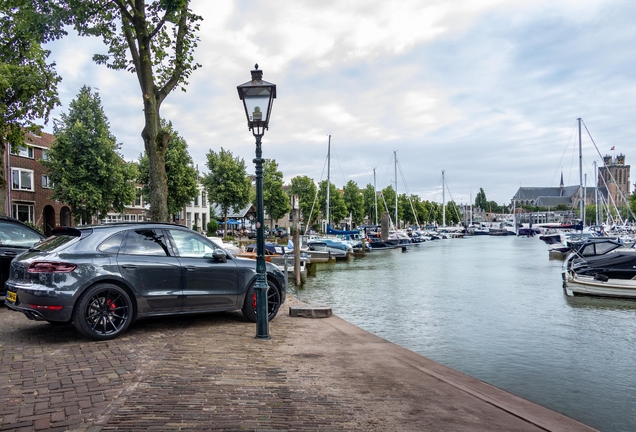 Porsche 95B Macan GTS