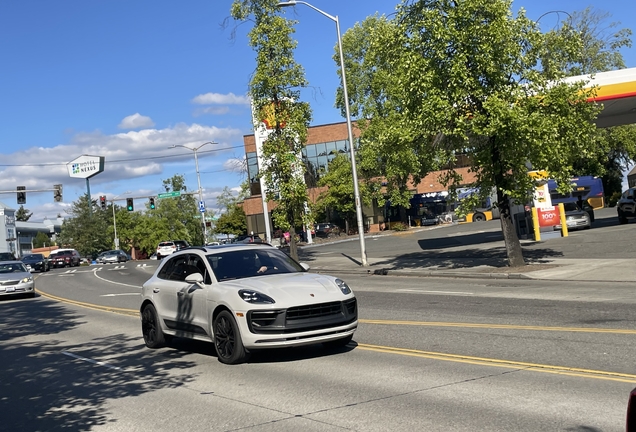 Porsche 95B Macan GTS MkIII