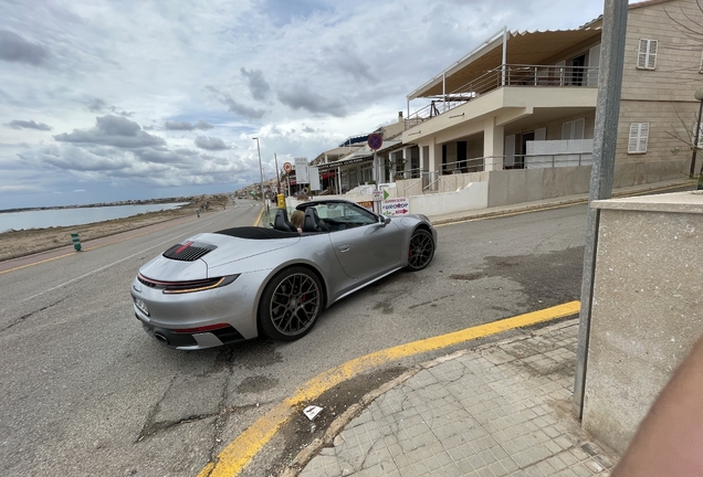 Porsche 992 Carrera 4S Cabriolet