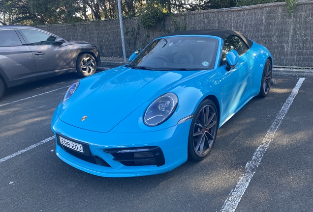 Porsche 992 Carrera 4S Cabriolet