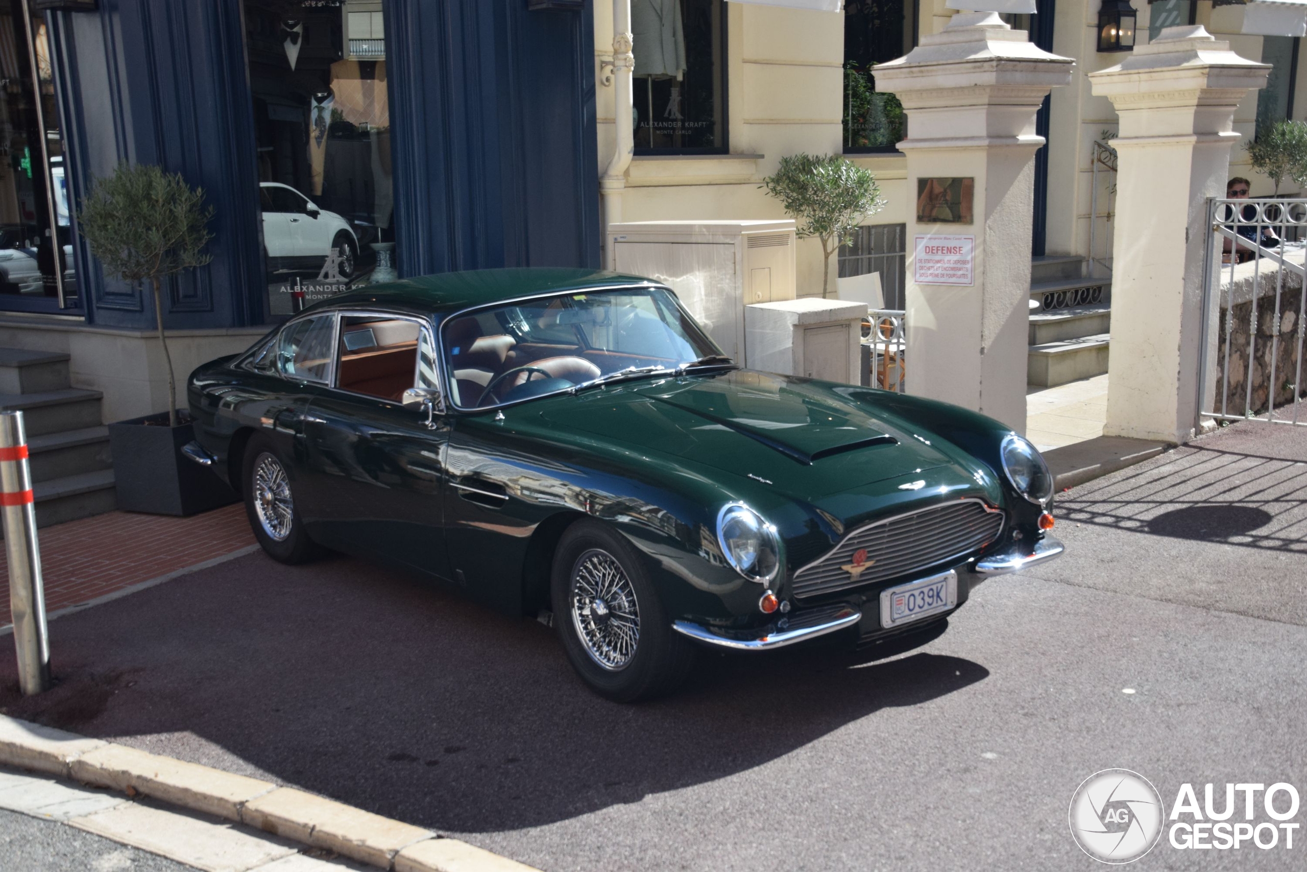 Aston Martin DB6 MKI