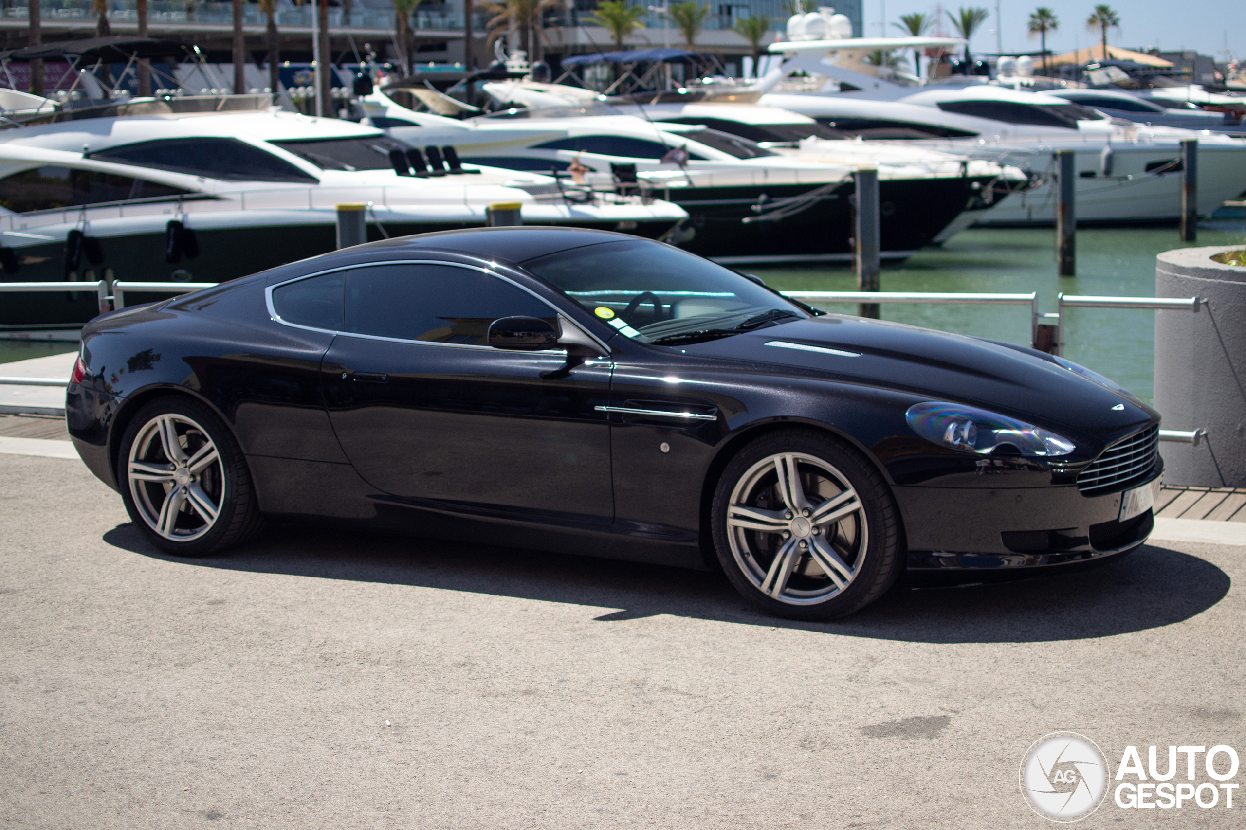 Aston Martin DB9