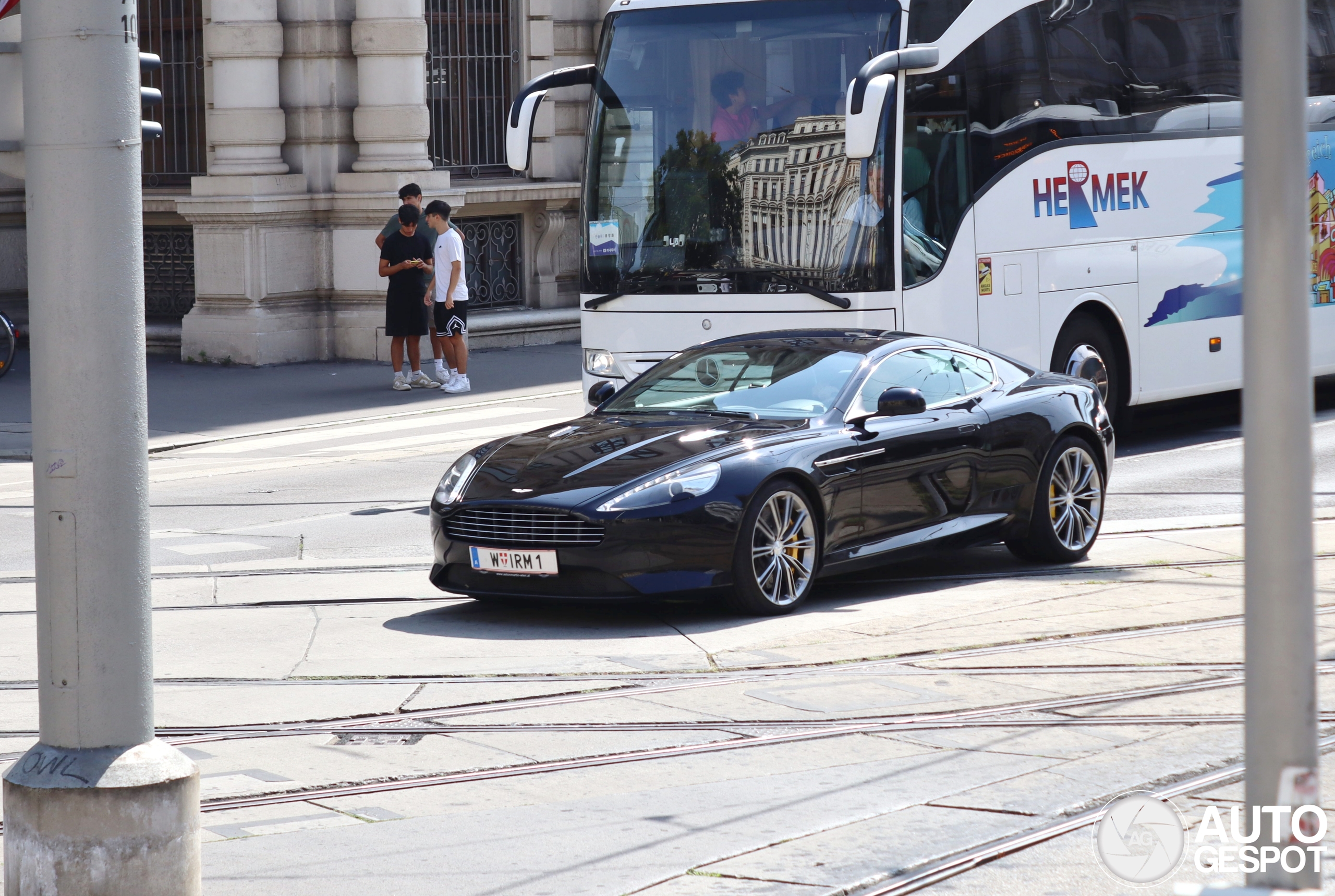 Aston Martin DB9