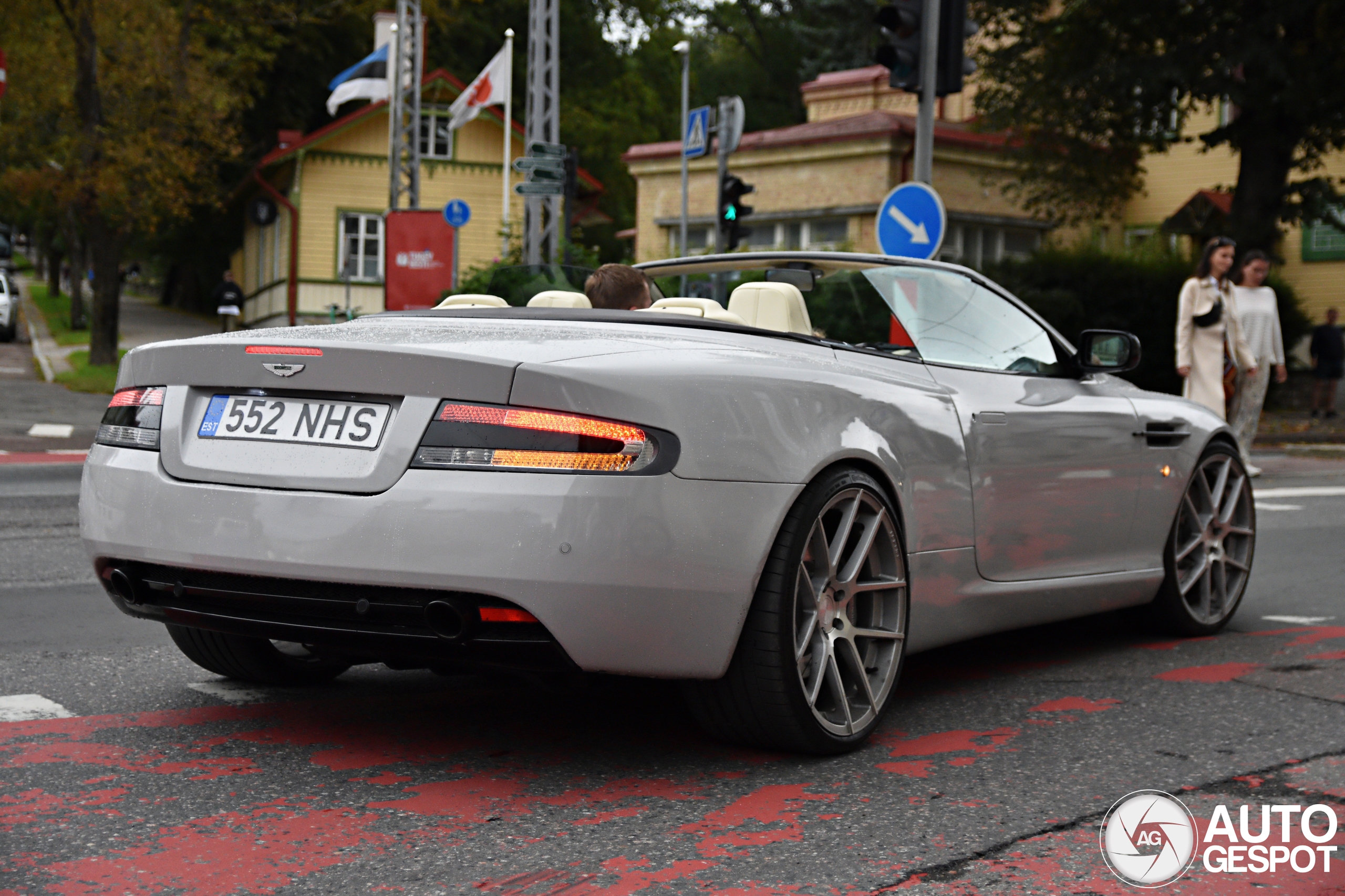 Aston Martin DB9 Volante