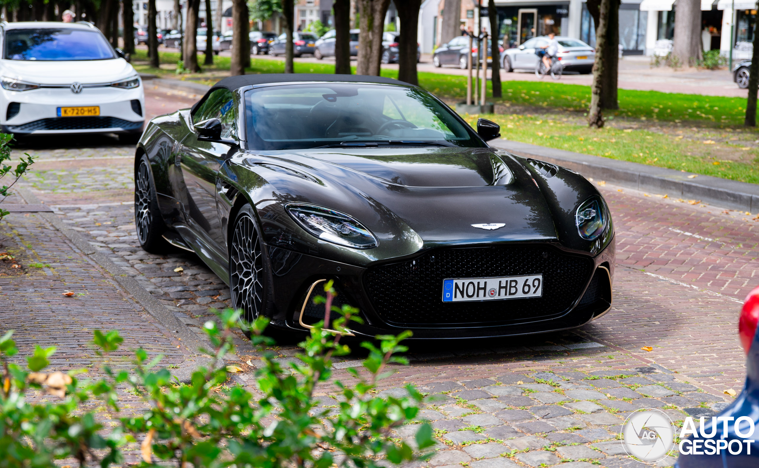 Aston Martin DBS 770 Ultimate Volante