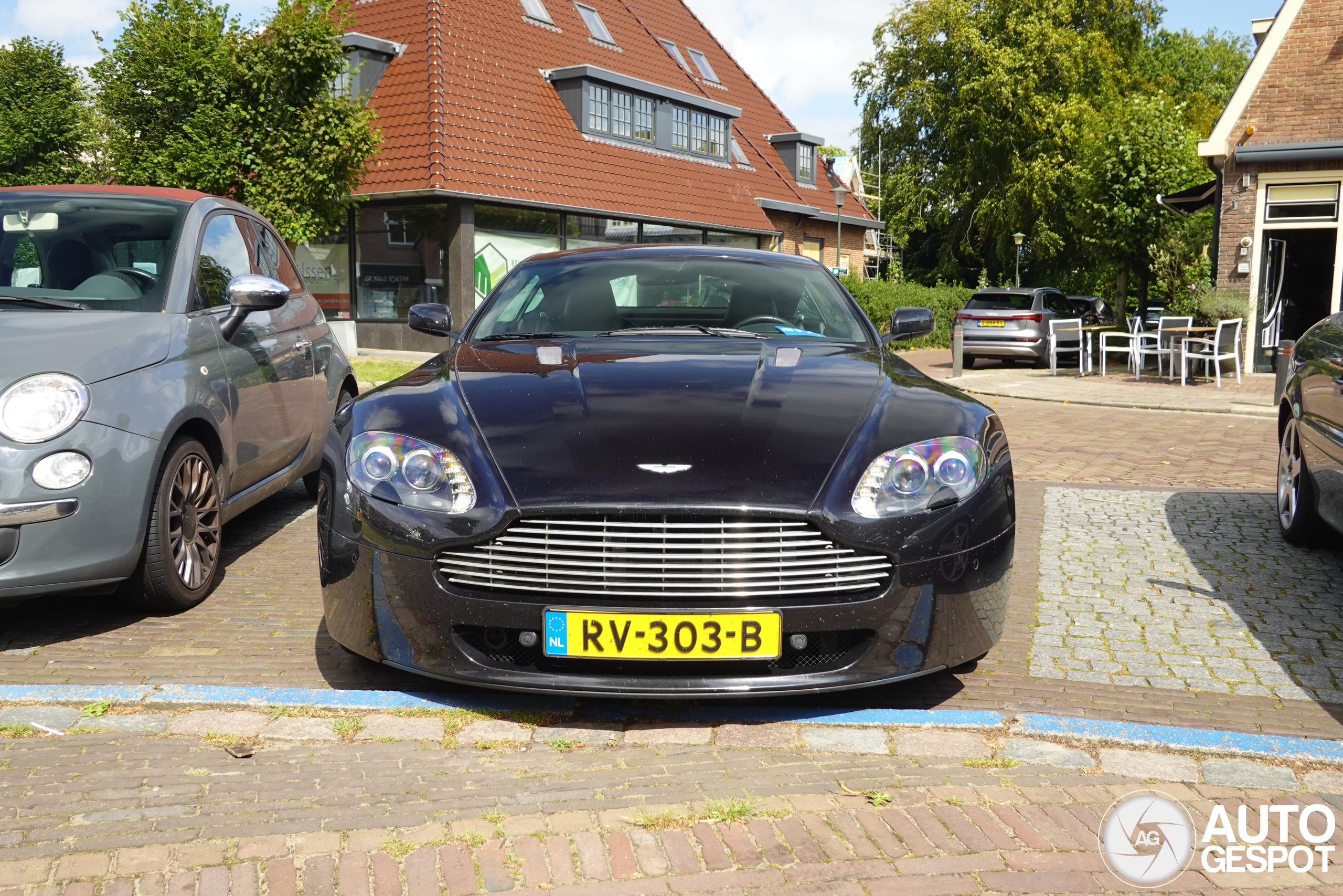 Aston Martin V8 Vantage