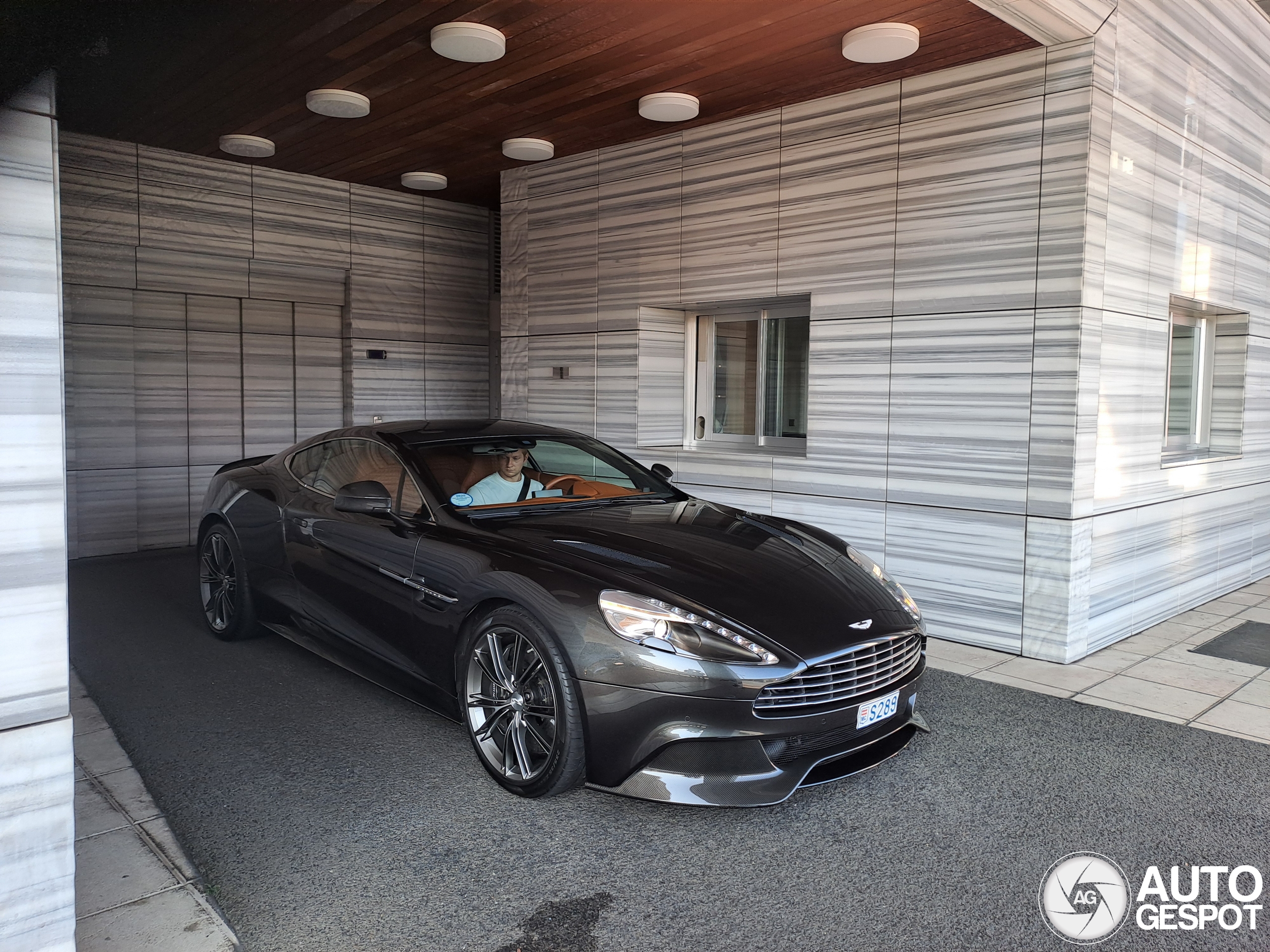 Aston Martin Vanquish 2013