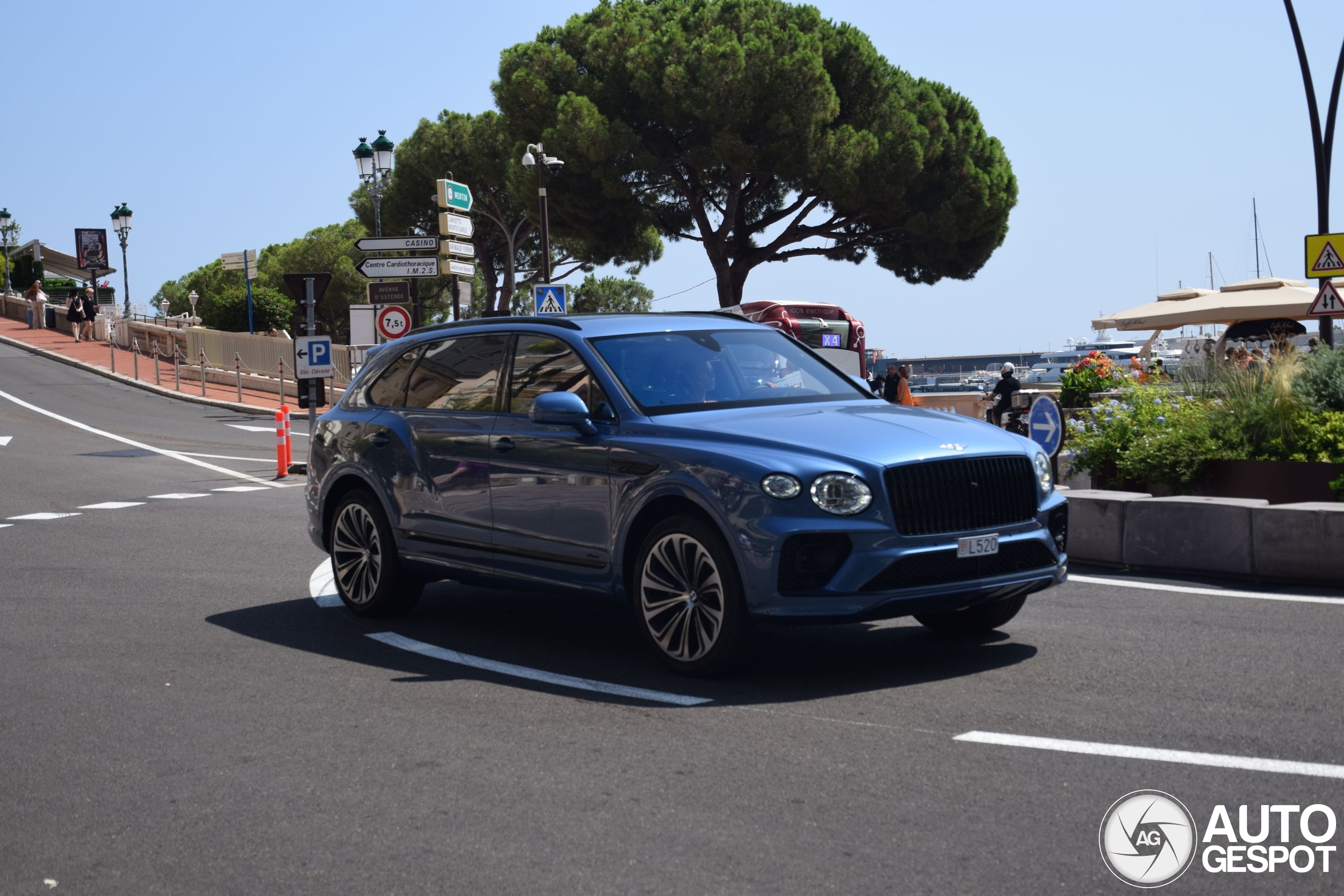 Bentley Bentayga Azure EWB First Edition