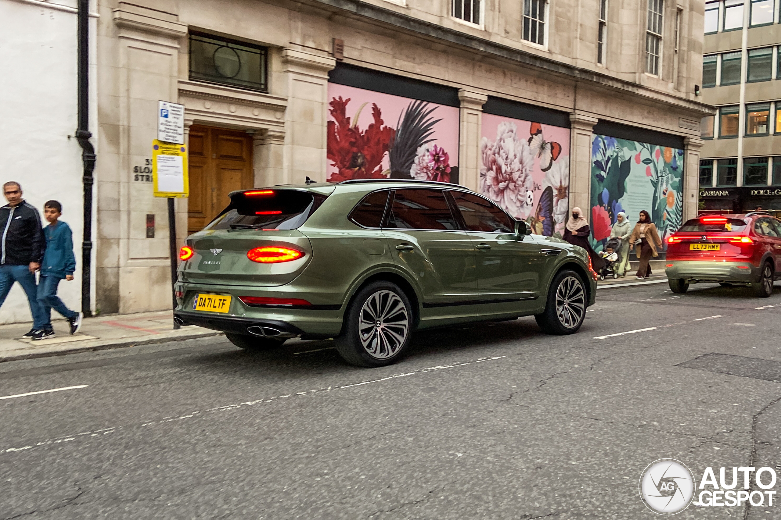 Bentley Bentayga Hybrid 2021