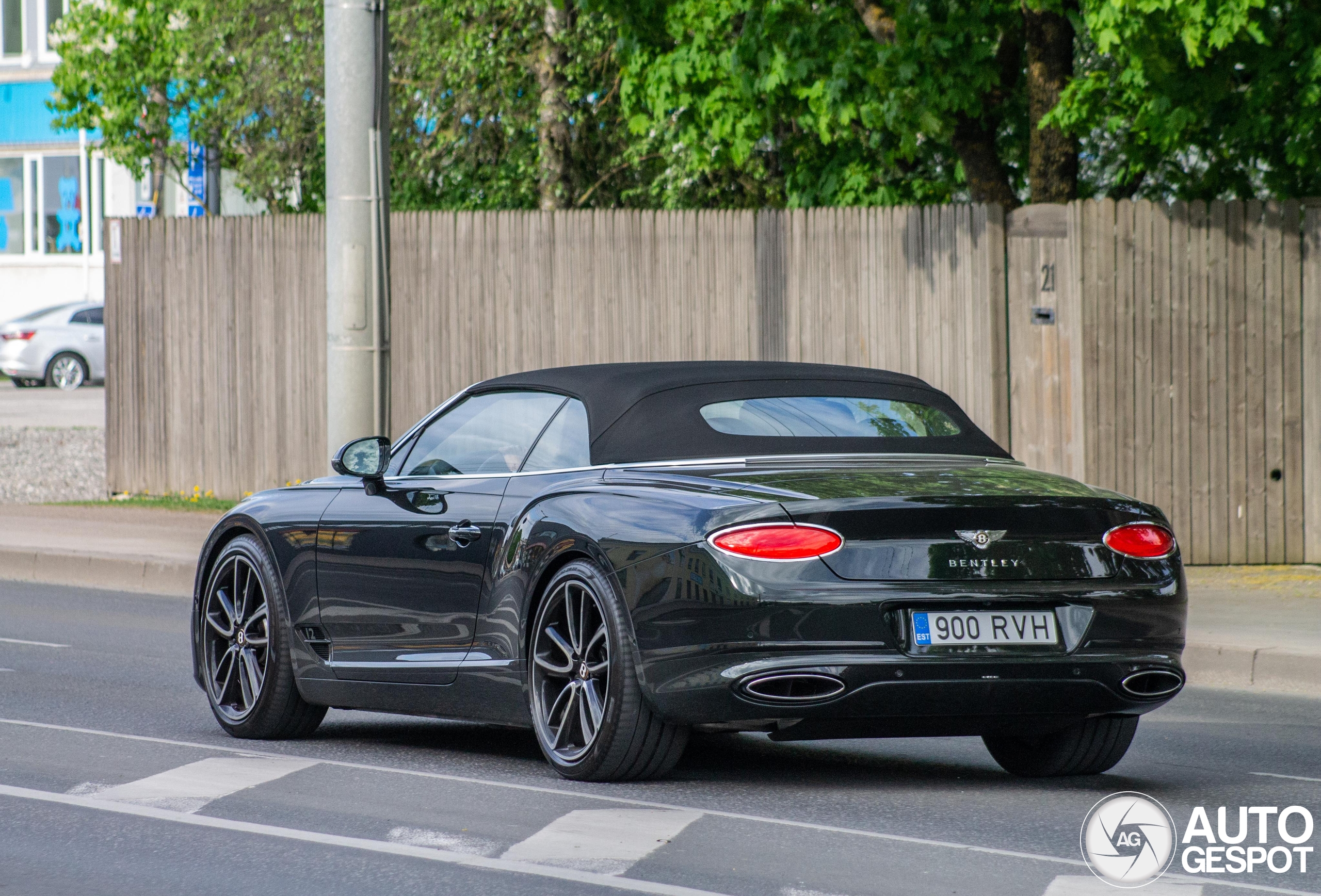 Bentley Continental GTC 2019