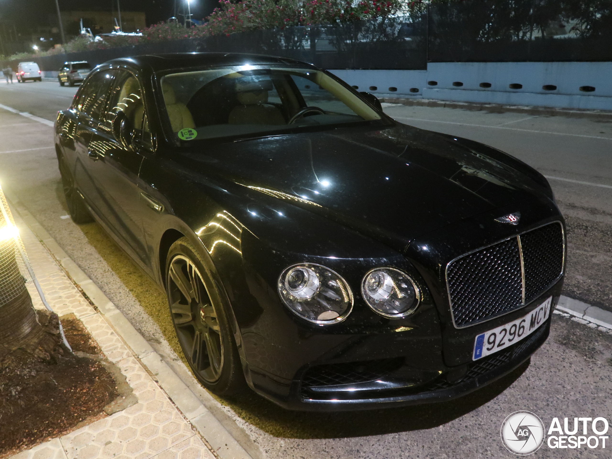 Bentley Flying Spur V8 S