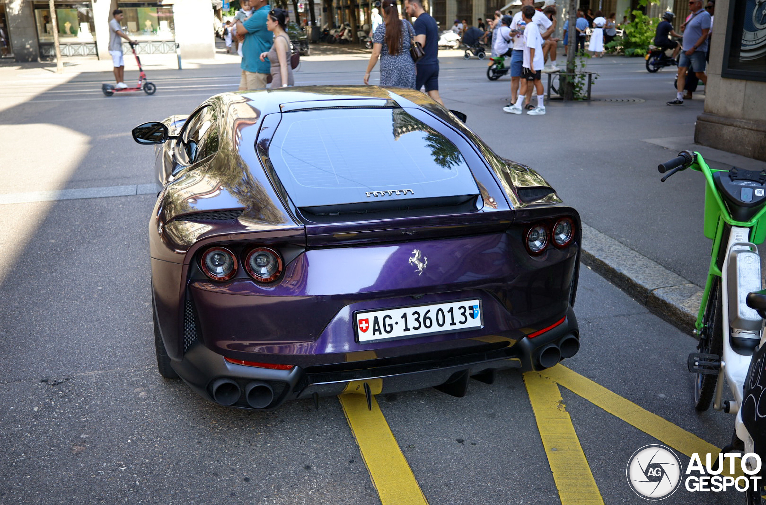 Ferrari 812 Superfast in Viola Hongkong: Seventh purple beauty spotted