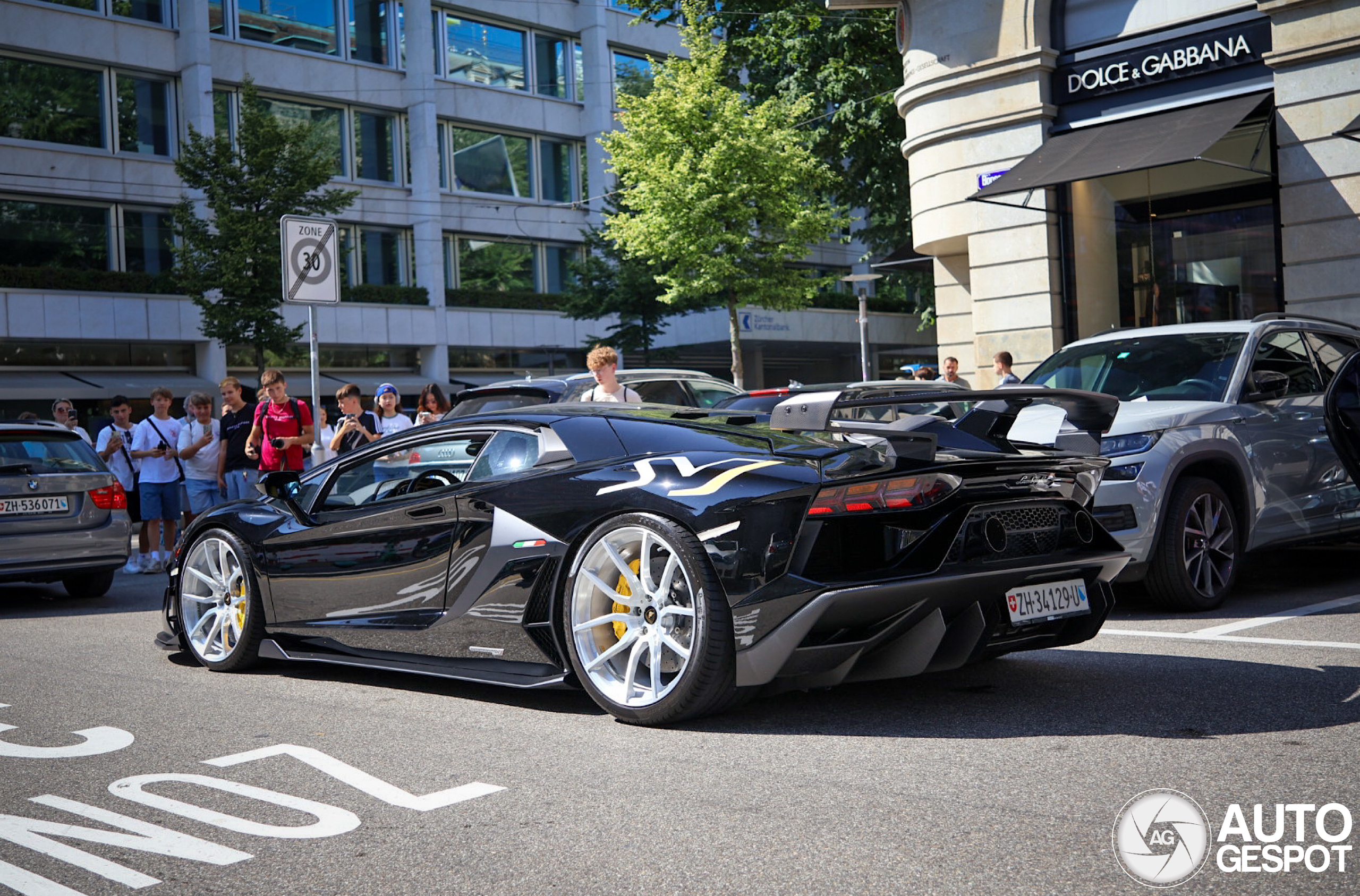 Zanimljiva konverzija Lamborghini Aventador SVJ primećena u Cirihu