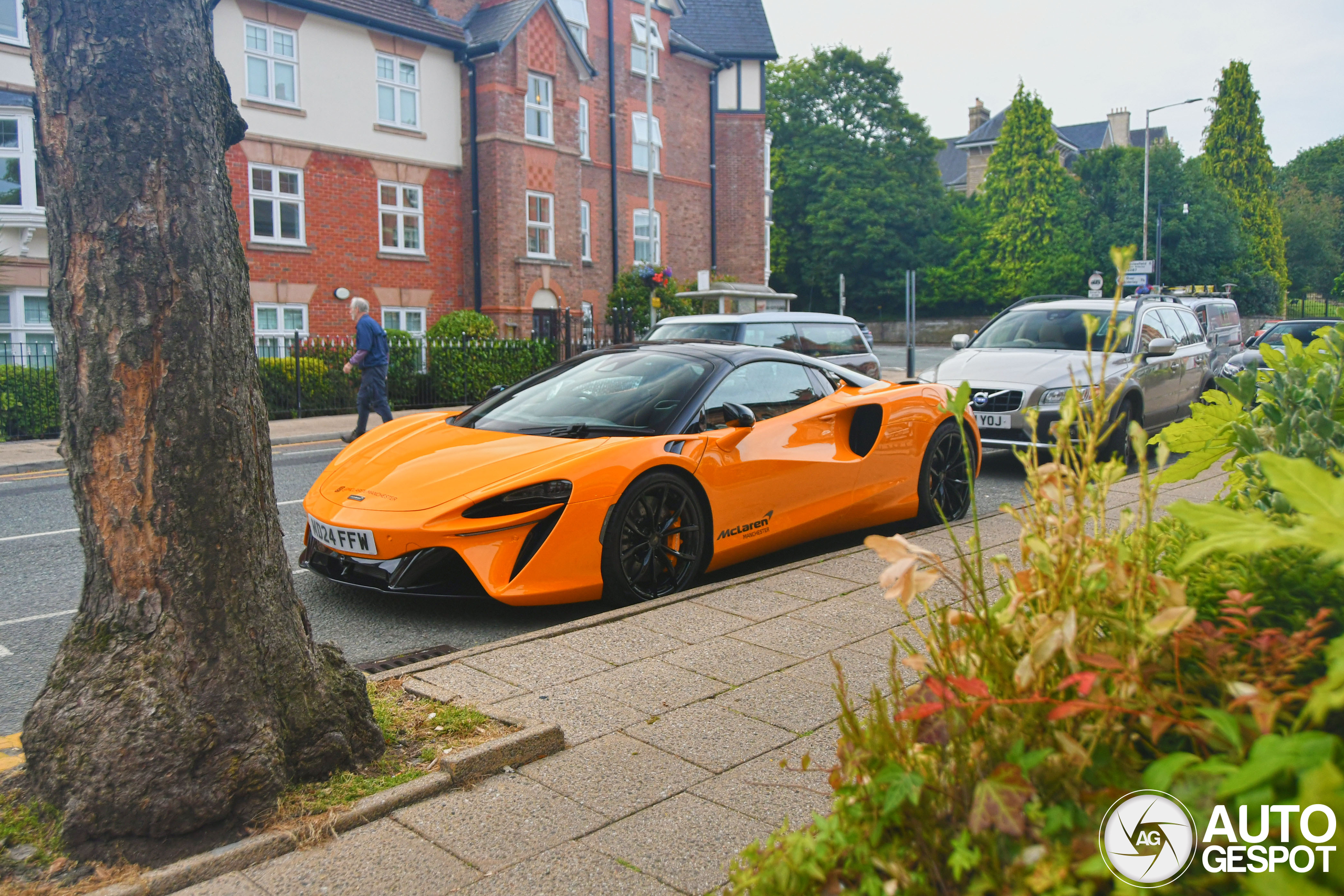 McLaren Artura Spider