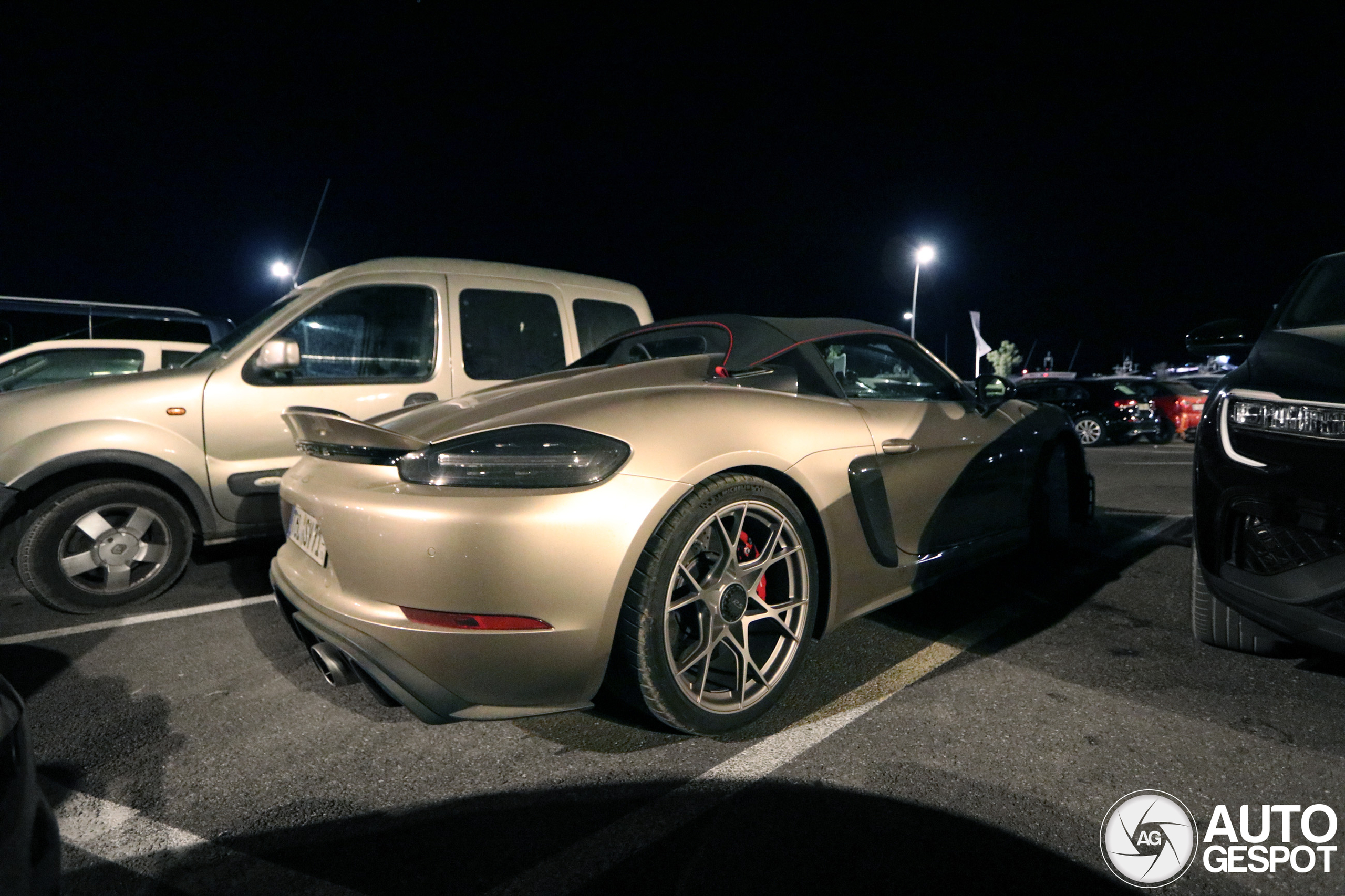 Porsche 718 Spyder RS Weissach Package