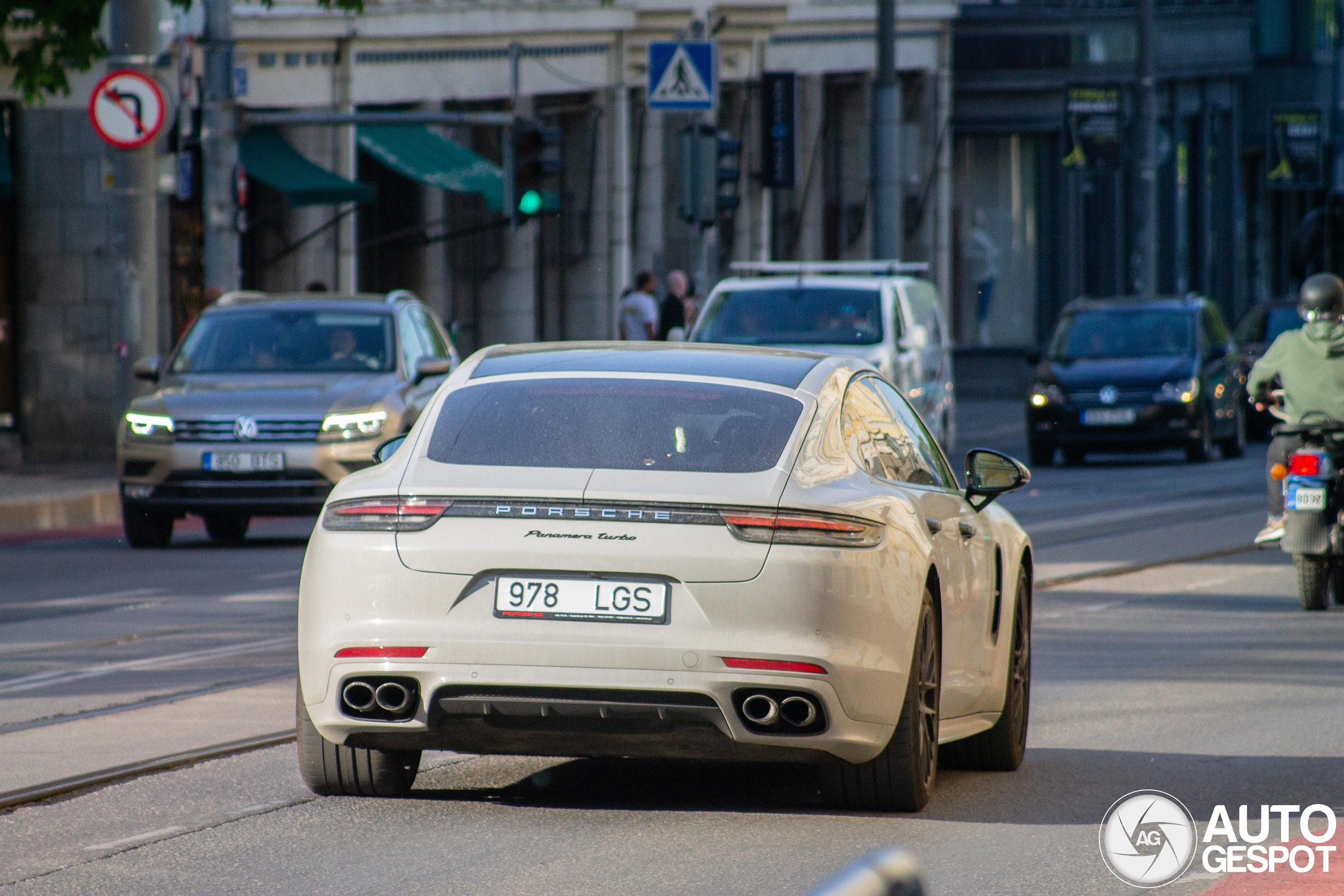 Porsche 971 Panamera Turbo