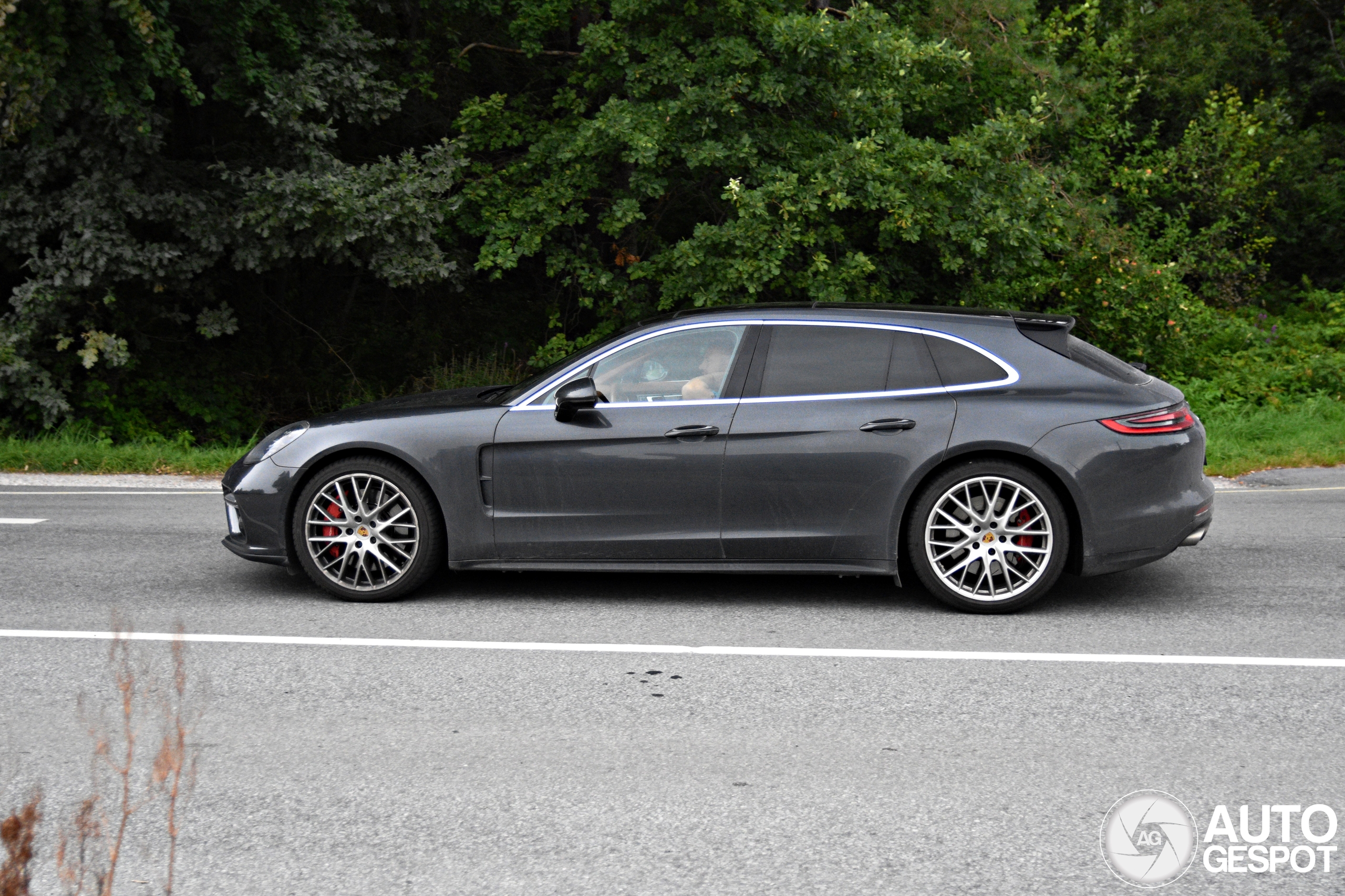 Porsche 971 Panamera Turbo Sport Turismo