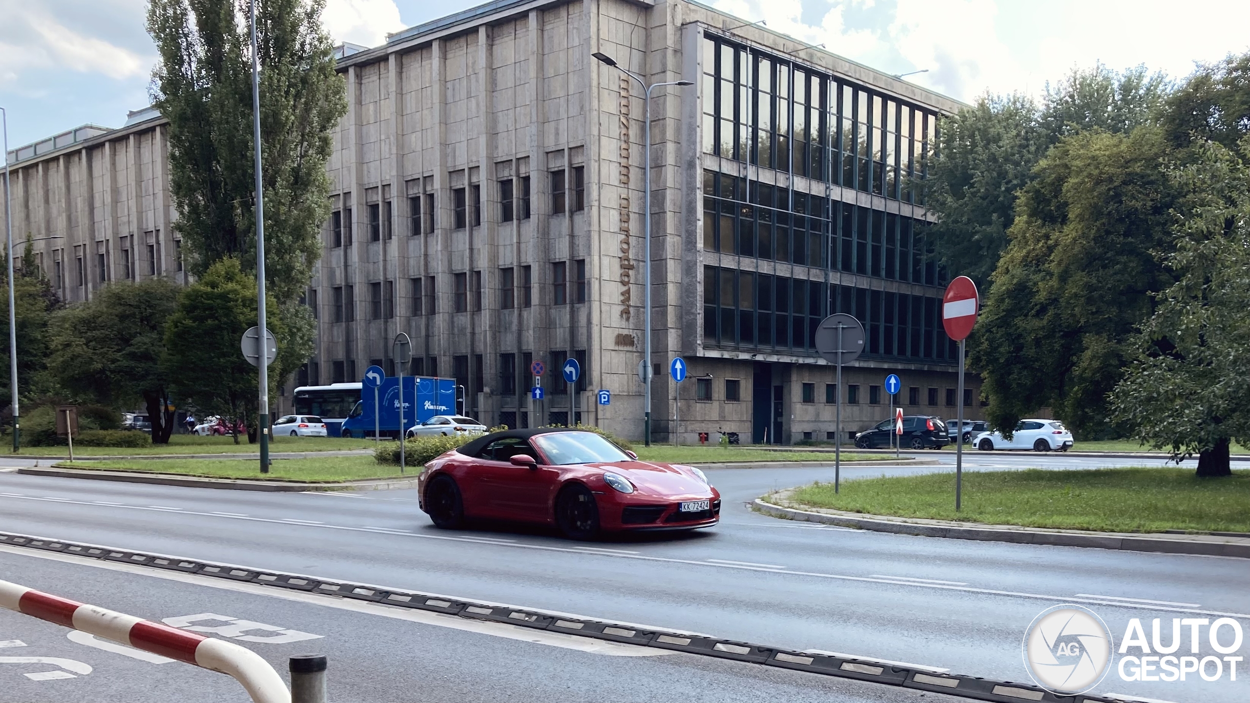 Porsche 992 Carrera 4 GTS Cabriolet