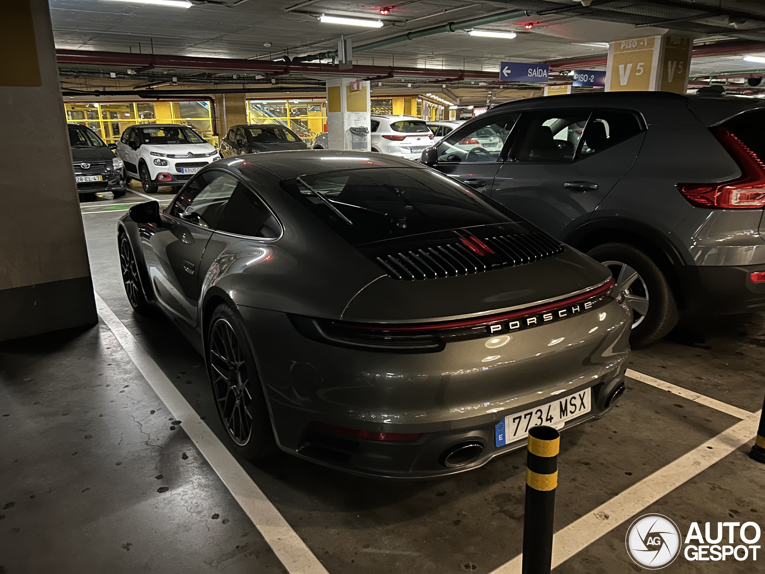 Porsche 992 Carrera 4S