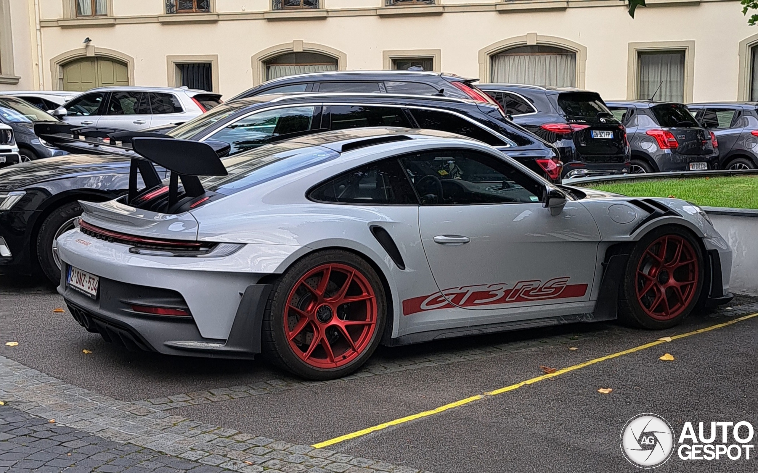 Porsche 992 GT3 RS Weissach Package