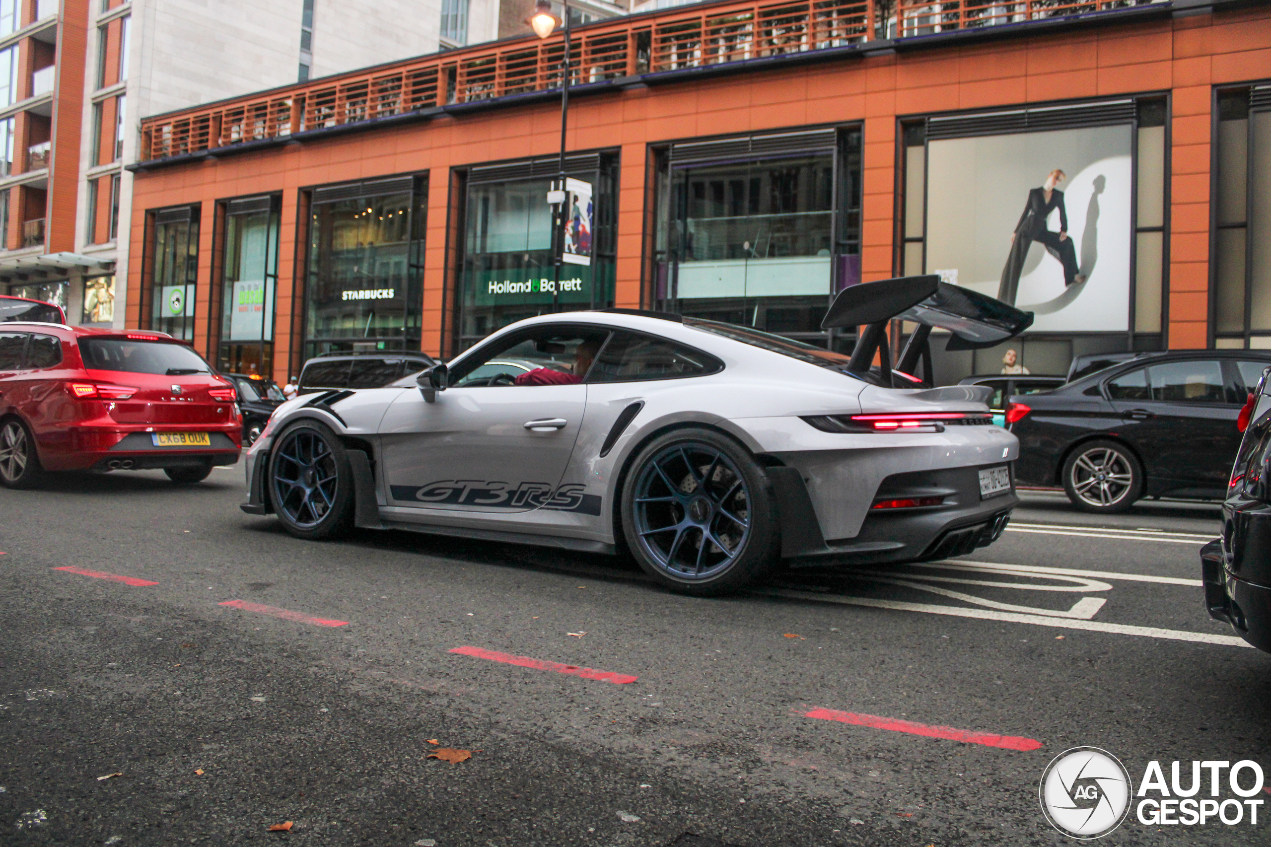 Porsche 992 GT3 RS Weissach Package