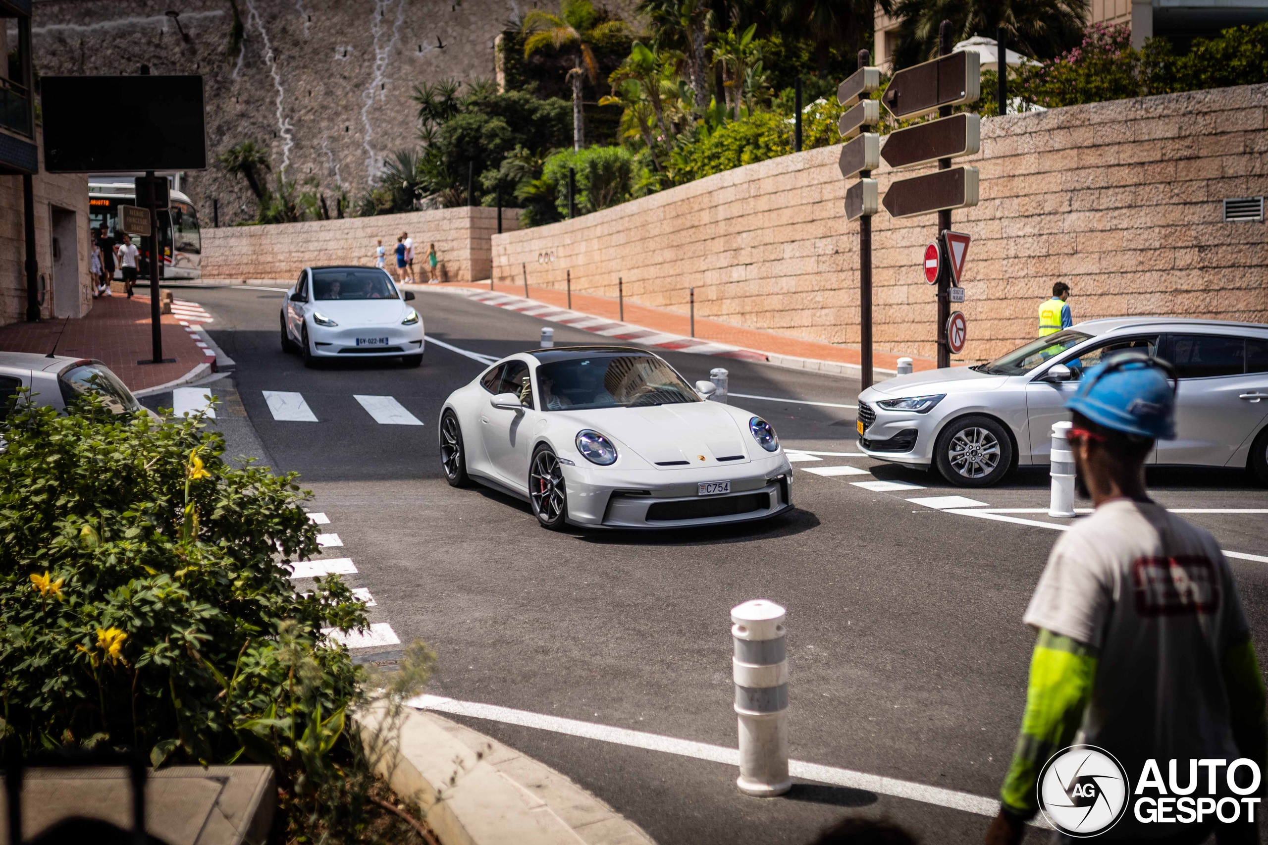 Porsche 992 GT3 Touring