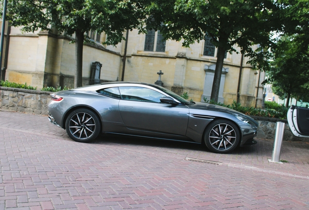 Aston Martin DB11