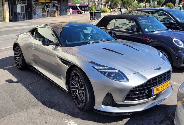 Aston Martin DB12