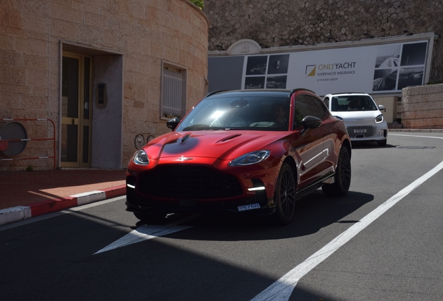 Aston Martin DBX707