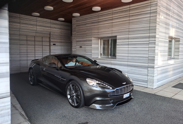 Aston Martin Vanquish 2013