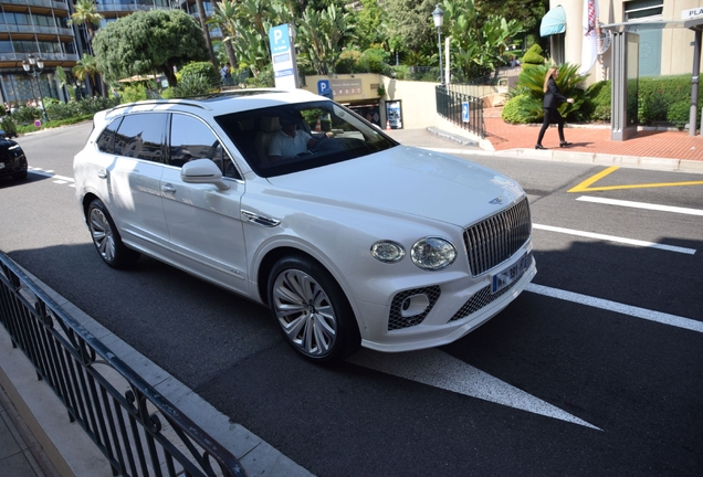 Bentley Bentayga Azure EWB Qatar Edition