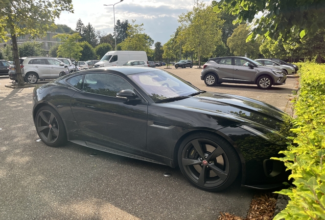 Jaguar F-TYPE 400 Sport Coupé