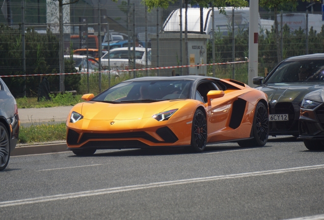 Lamborghini Aventador S LP740-4