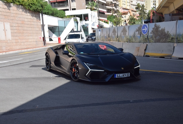 Lamborghini Revuelto