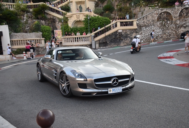 Mercedes-Benz SLS AMG