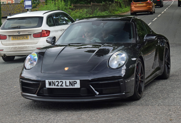 Porsche 992 Carrera 4 GTS