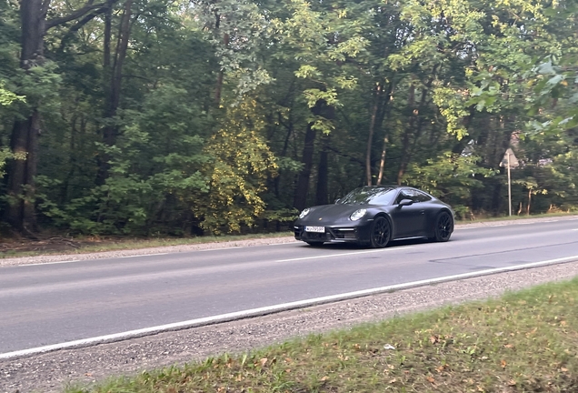 Porsche 992 Carrera 4S