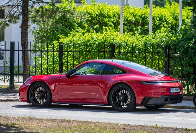 Porsche 992 Carrera GTS