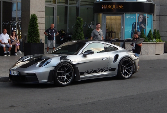 Porsche 992 GT3 RS Weissach Package