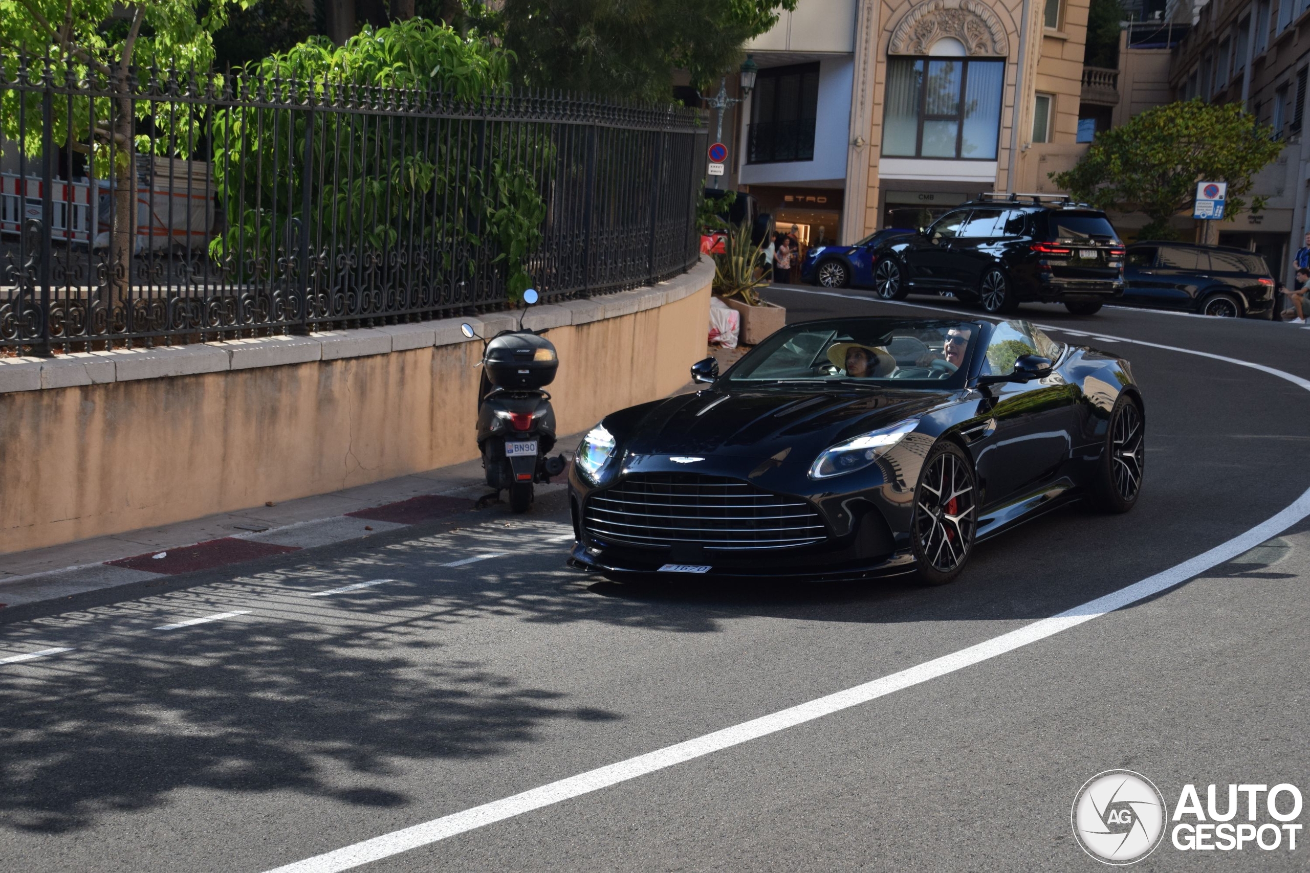 Aston Martin DB12 Volante