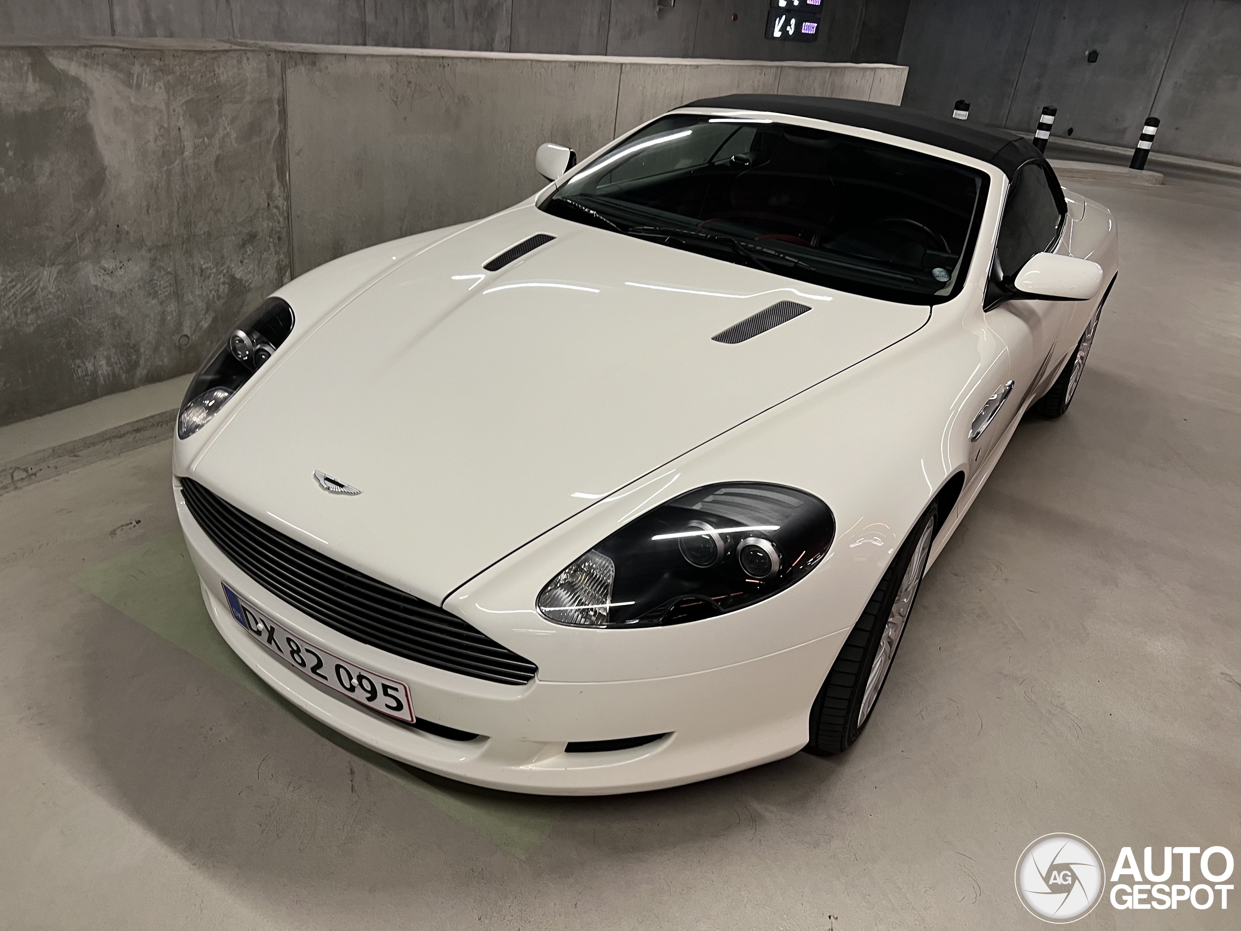 Aston Martin DB9 Volante